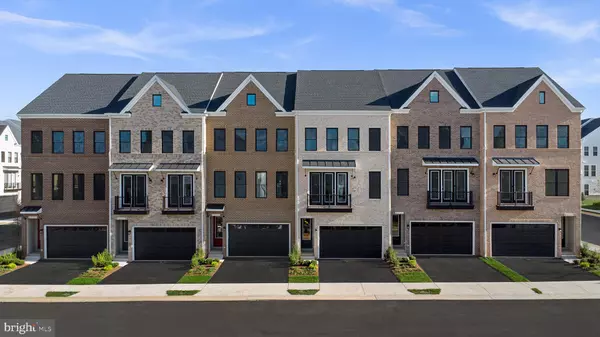 Ashburn, VA 20148,42125 PICASSO SQ