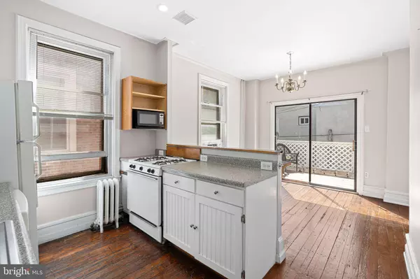 Philadelphia, PA 19130,2324 POPLAR ST #2F