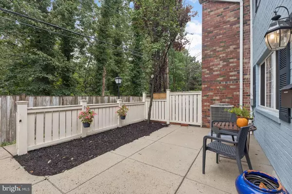 Alexandria, VA 22304,1573 N VAN DORN ST #A