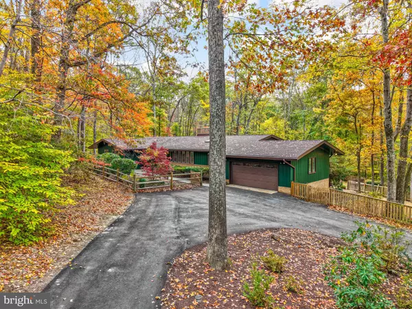 Clifton, VA 20124,6812 GLENCOVE DR