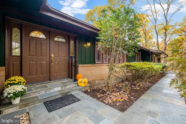 Clifton, VA 20124,6812 GLENCOVE DR