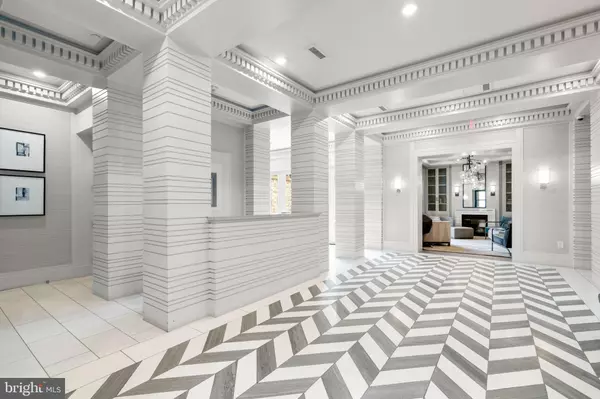 Washington, DC 20002,300 8TH ST NE #102