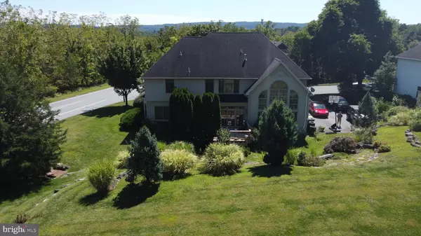 Bethlehem, PA 18015,2142 FIELDSTONE