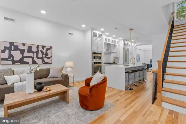 Philadelphia, PA 19106,202 SPRUCE ST