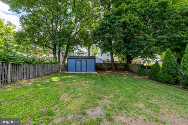 Pitman, NJ 08071,33 MYRTLE AVE