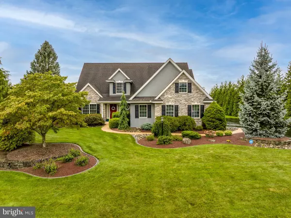 5318 CHARIOT DR, Schnecksville, PA 18078