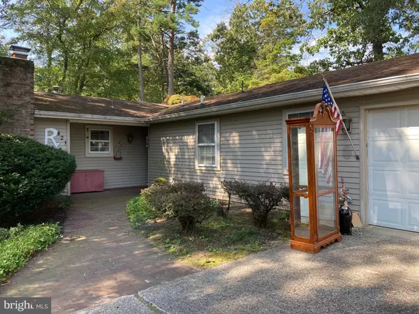 Pemberton, NJ 08068,421 LAKEVIEW TER