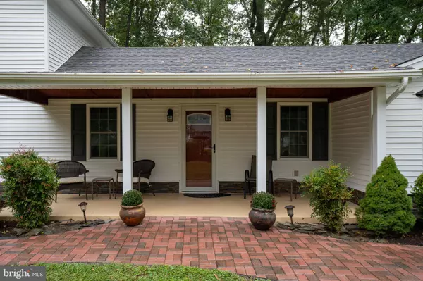 Colonial Beach, VA 22443,95 HICKORY LN
