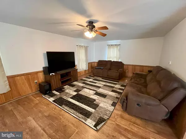 Pasadena, MD 21122,7815 EAST RD