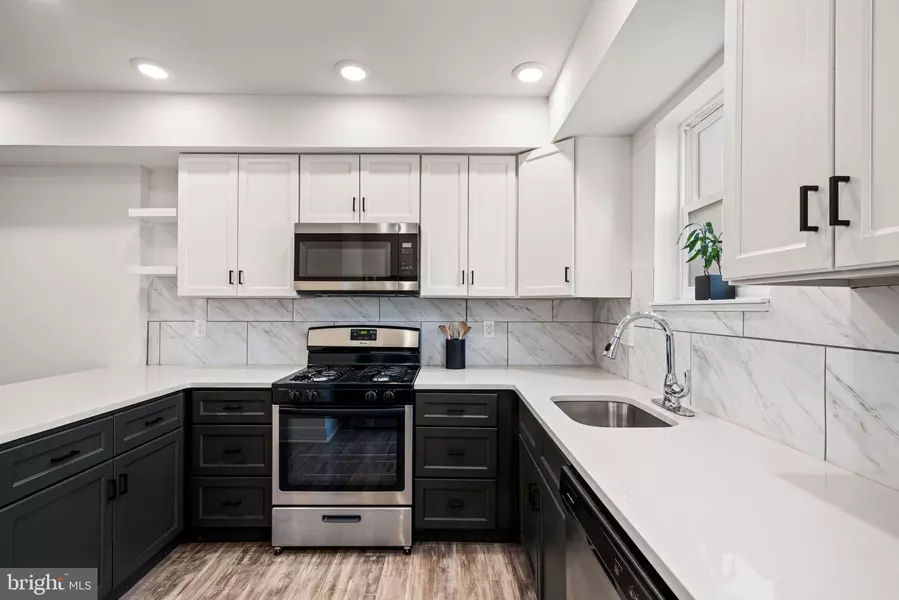 1752 WATERLOO ST, Philadelphia, PA 19122