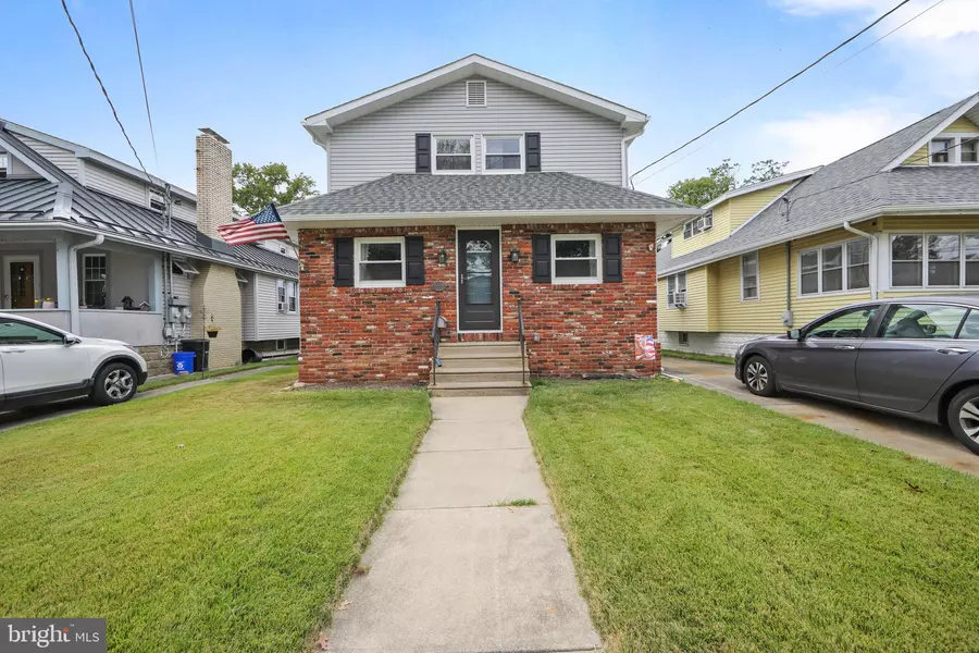 325 LANDIS AVE, Oaklyn, NJ 08107
