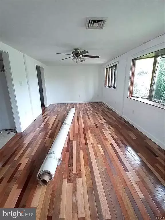 Green Lane, PA 18054,3111 MAIN ST