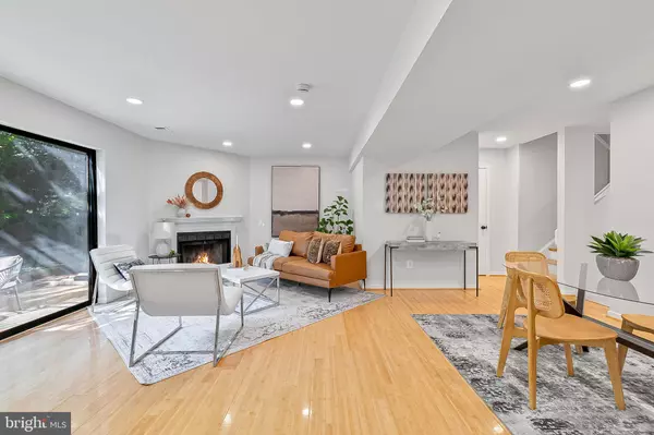 Bethesda, MD 20814,8912 BATTERY PL #7