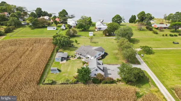 Hague, VA 22469,4387 COLES POINT RD