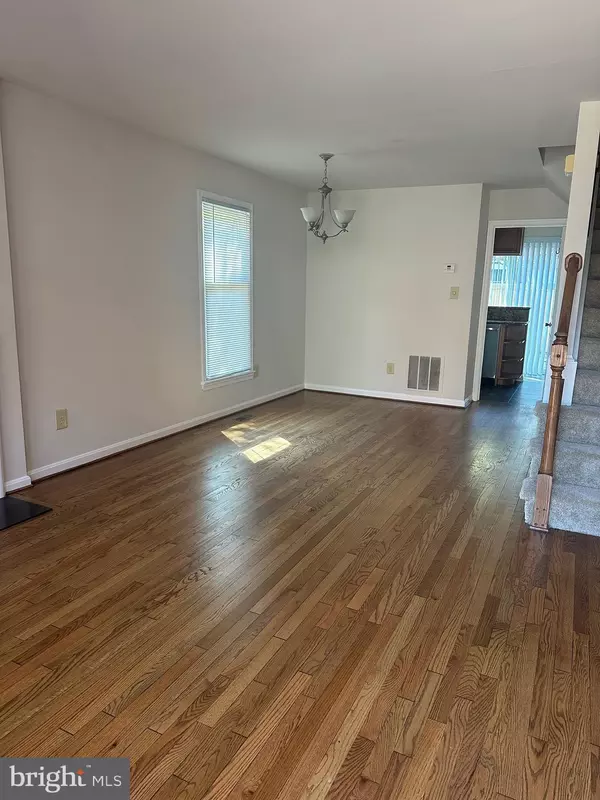 Alexandria, VA 22314,560 COLECROFT CT