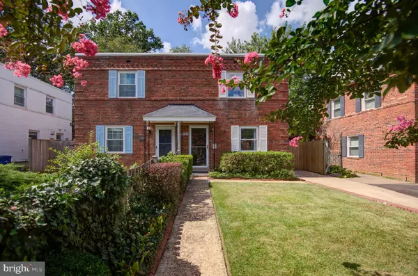 Arlington, VA 22204,850 S IRVING ST