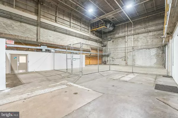 Fairless Hills, PA 19030,225 LINCOLN HWY #BLDG A, UNIT L-17