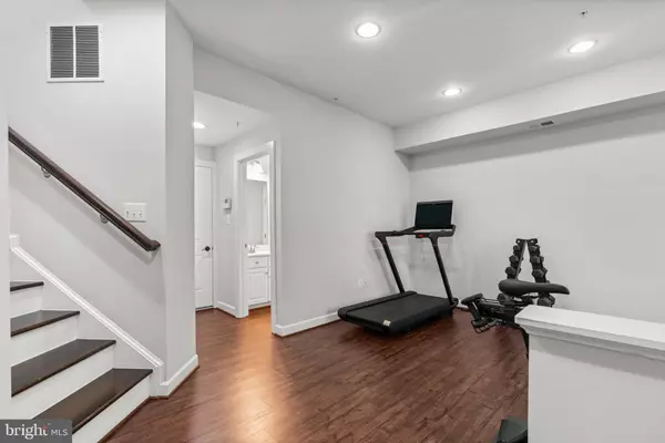 Gaithersburg, MD 20878,414 HYDRANGEA PL