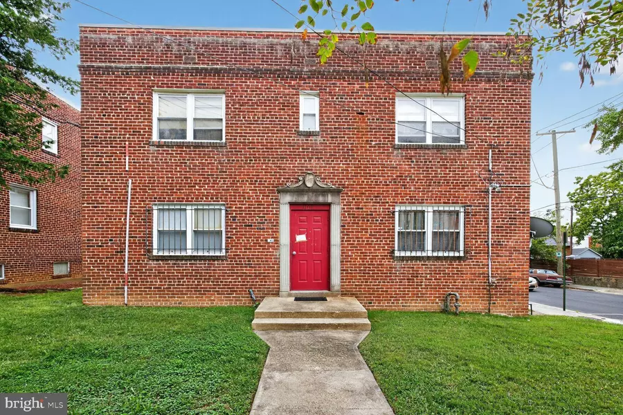 1101 SAVANNAH ST SE, Washington, DC 20032