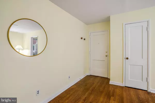 4004 BEECHER ST NW #304A, Washington, DC 20007