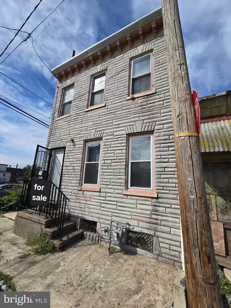 208 MAPLE ST, Reading, PA 19602