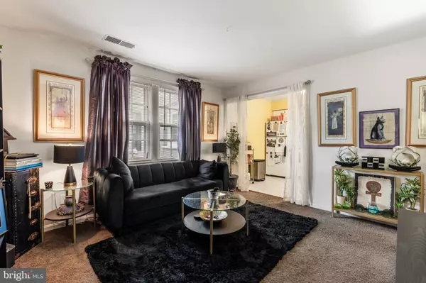 Washington, DC 20020,3814 V ST SE #101