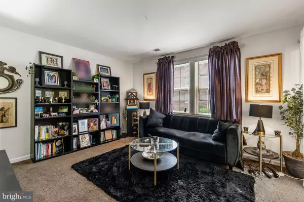 Washington, DC 20020,3814 V ST SE #101