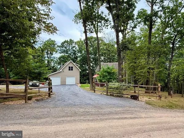Hedgesville, WV 25427,348 TRAPPER RIDGE LN