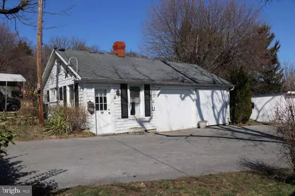 Hedgesville, WV 25427,627 HAMMONDS MILL RD