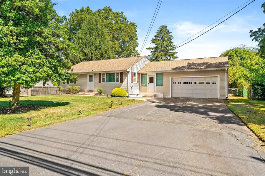 728 HUGHES DR, Hamilton, NJ 08690