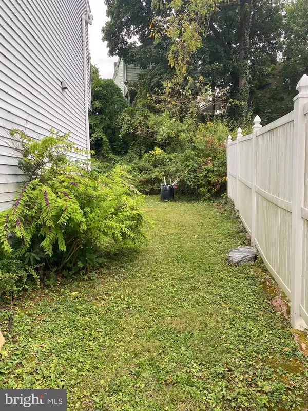 Reading, PA 19606,2424 PERKIOMEN AVE