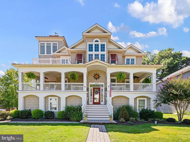 37454 3RD ST, Rehoboth Beach, DE 19971