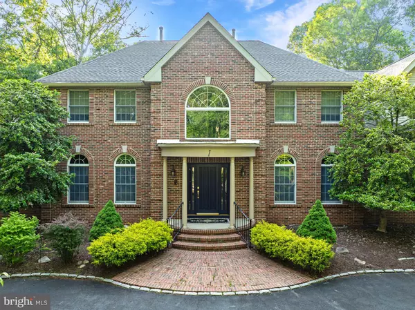 Medford, NJ 08055,1 PEPPERBUSH CT