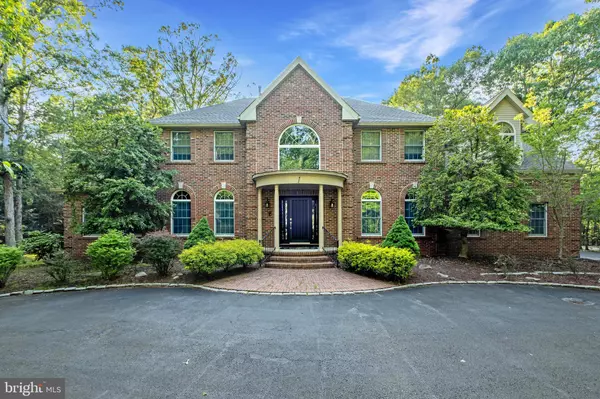 Medford, NJ 08055,1 PEPPERBUSH CT