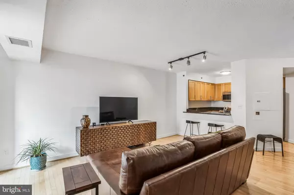 Bethesda, MD 20814,7500 WOODMONT AVE #S714