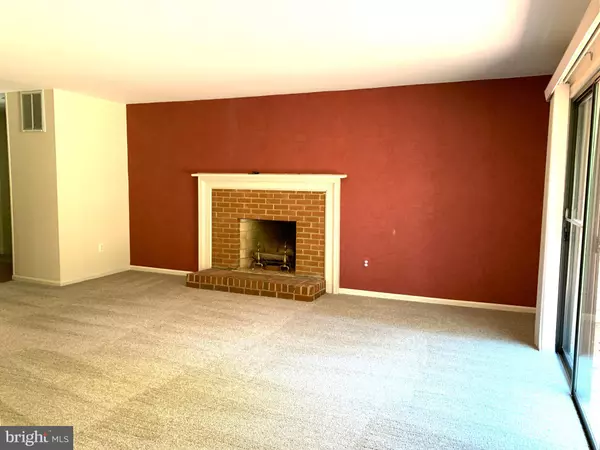 Manassas, VA 20111,10203 BENT TREE LN