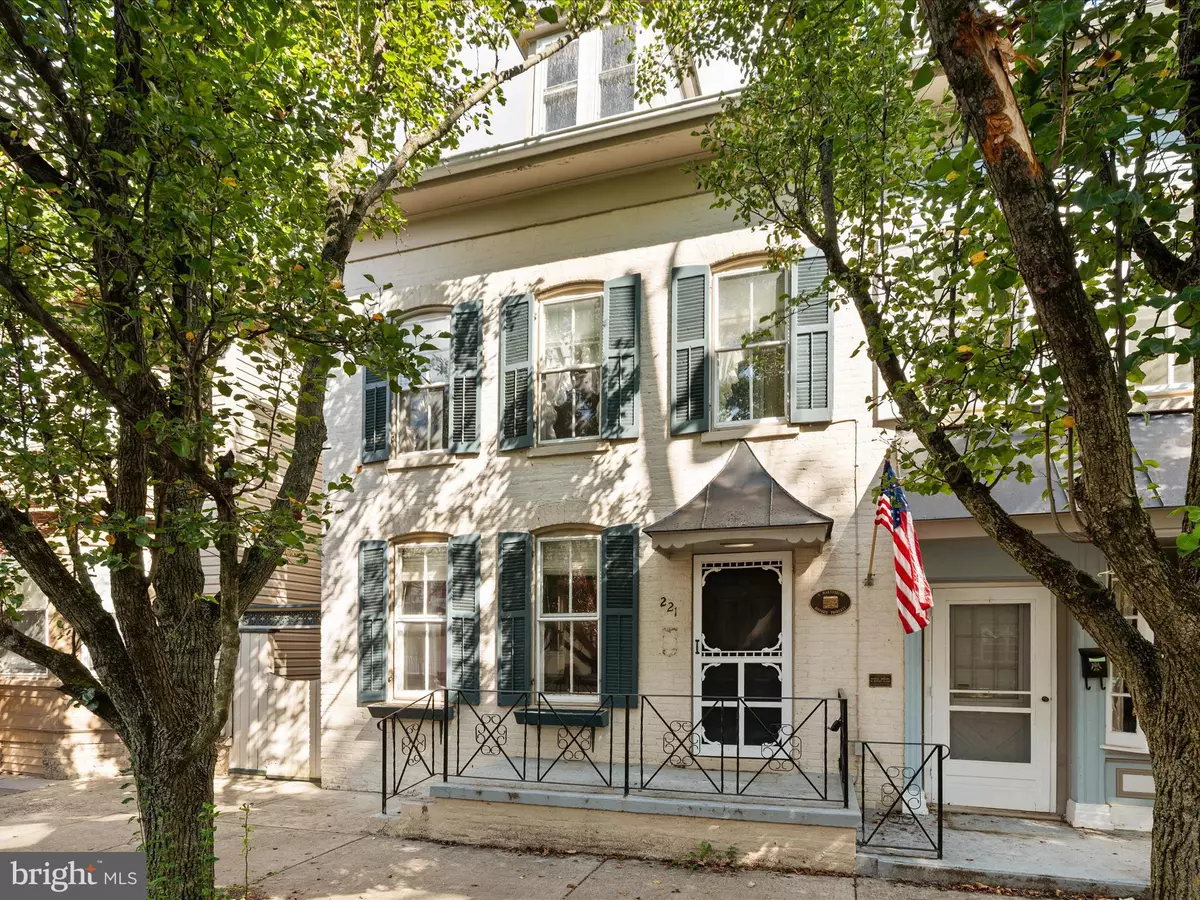 Martinsburg, WV 25401,219-221 N MAPLE AVE