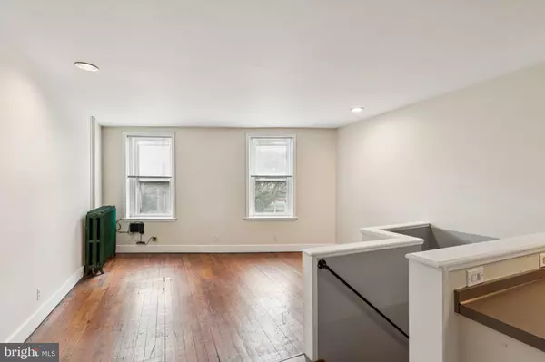 Philadelphia, PA 19147,918 E PASSYUNK AVE #201