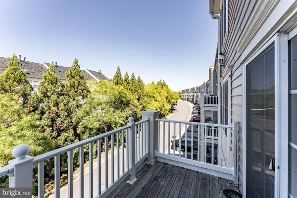 Fairfax, VA 22030,4579 WHITTEMORE PL #1242