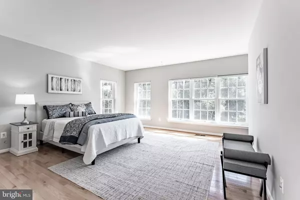 Fairfax, VA 22030,4579 WHITTEMORE PL #1242