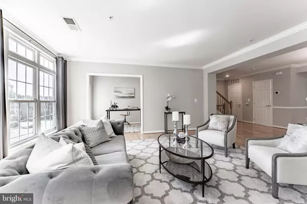 Fairfax, VA 22030,4579 WHITTEMORE PL #1242