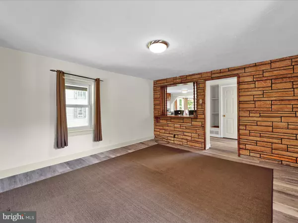 Pine Grove, PA 17963,204 S STANHOPE RD