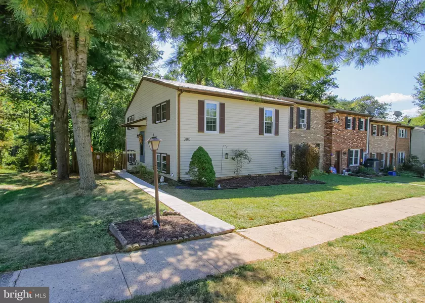 300 JUNIPER DR, Etters, PA 17319