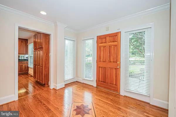 Alexandria, VA 22309,3906 RIVE DR