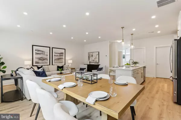 Conshohocken, PA 19428,951 RIVERPLACE DR #51O