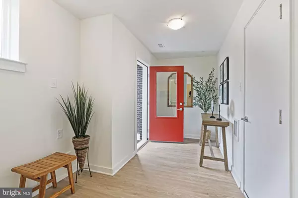 Conshohocken, PA 19428,951 RIVERPLACE DR #51O