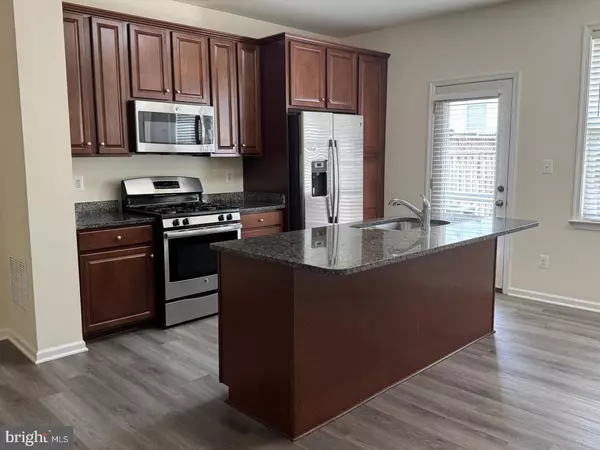 Aldie, VA 20105,24641 GREYSTEEL SQ