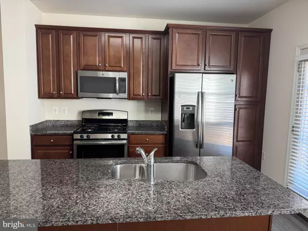 Aldie, VA 20105,24641 GREYSTEEL SQ