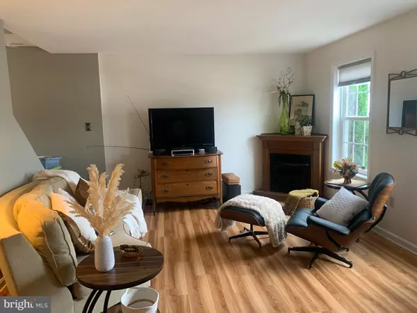 Etters, PA 17319,60 RED BARBERRY DR