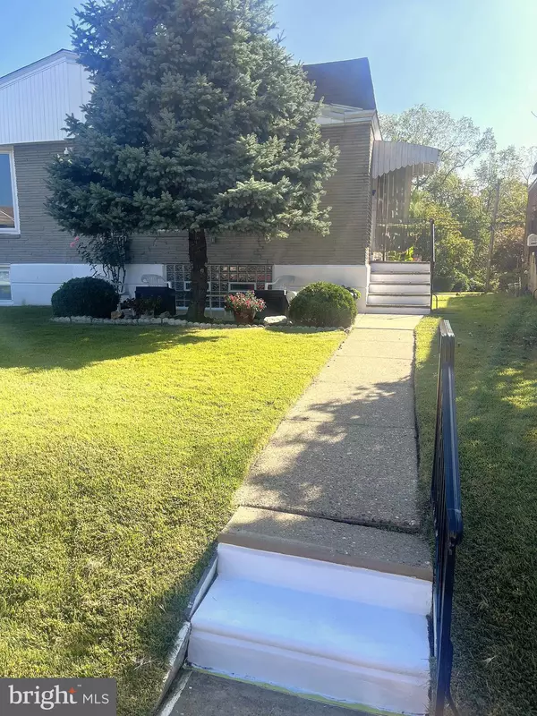 Philadelphia, PA 19152,8563 BENTON AVE